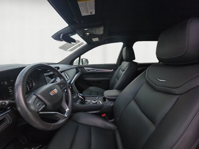 Certified 2025 Cadillac XT6 Luxury FWD image 10