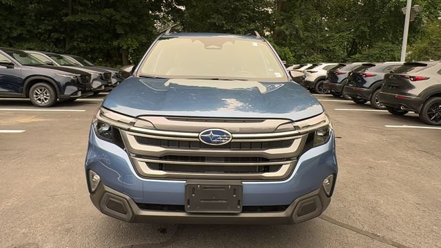 Used 2025 Subaru Forester Limited AWD/4WD image 2