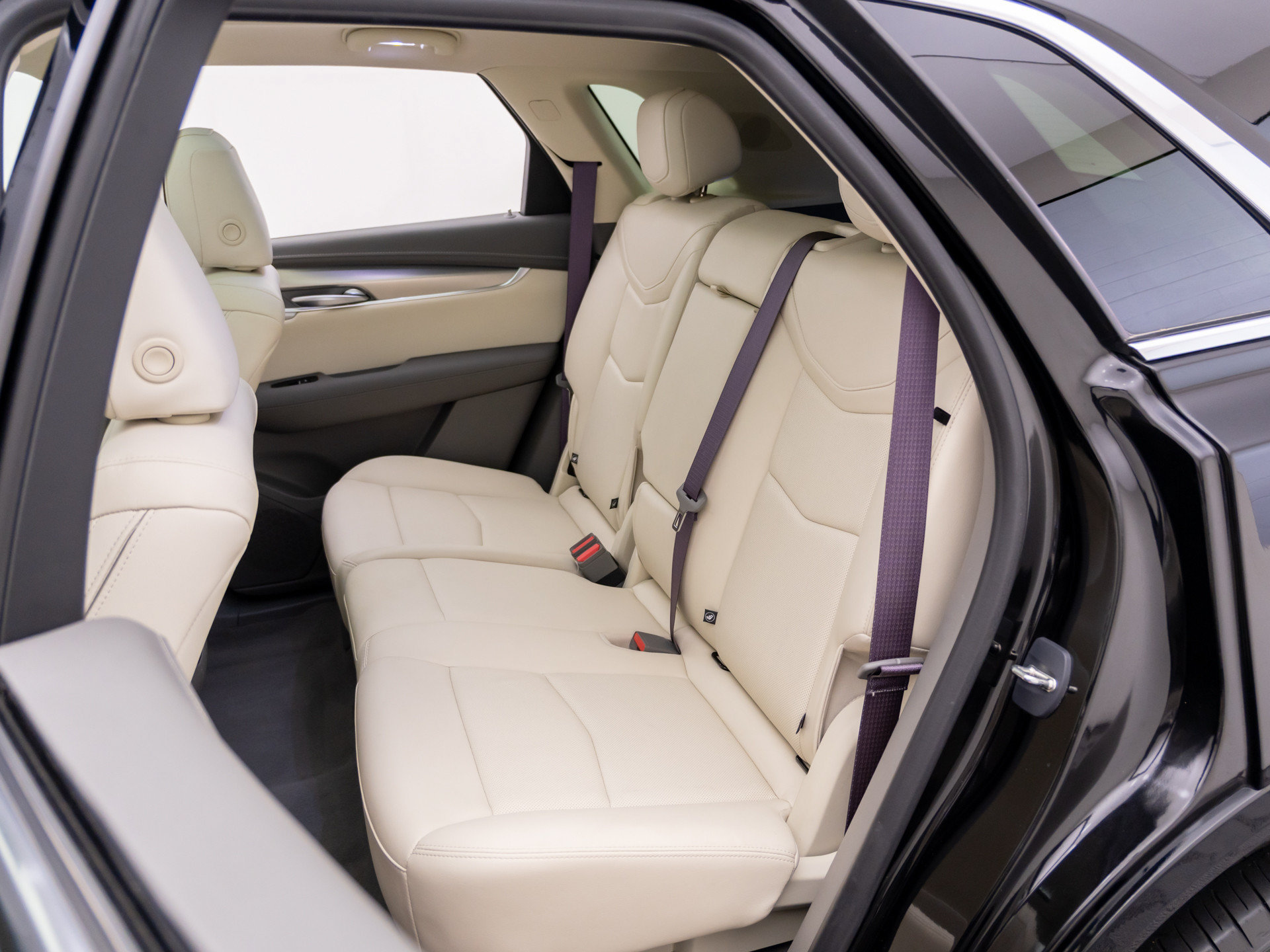Used 2024 Cadillac XT5 Premium Luxury w/ Technology Package AWD/4WD image 19