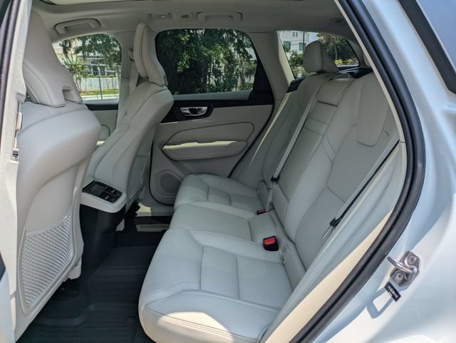 Used 2022 Volvo XC60 B5 Inscription w/ Advanced Package FWD image 17