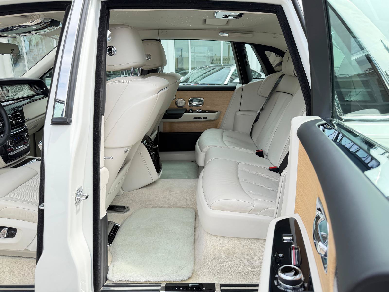 Used 2019 Rolls-Royce Phantom Sedan RWD image 53