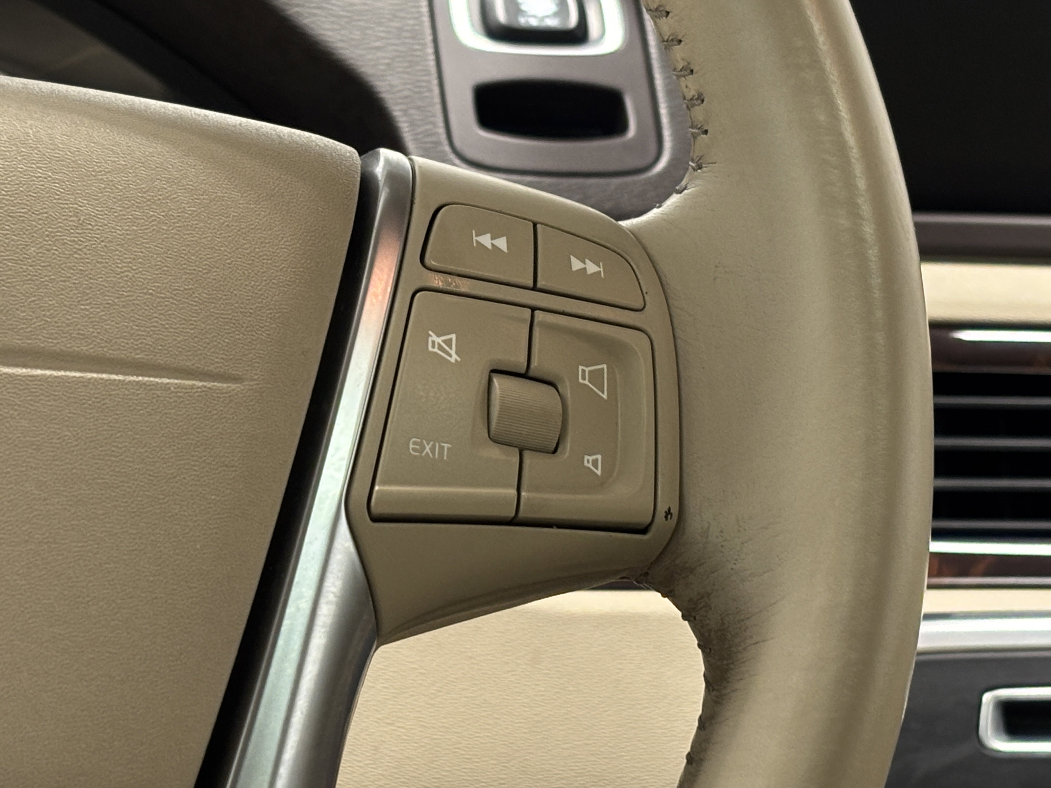 Used 2012 Volvo S80 3.2 image 19