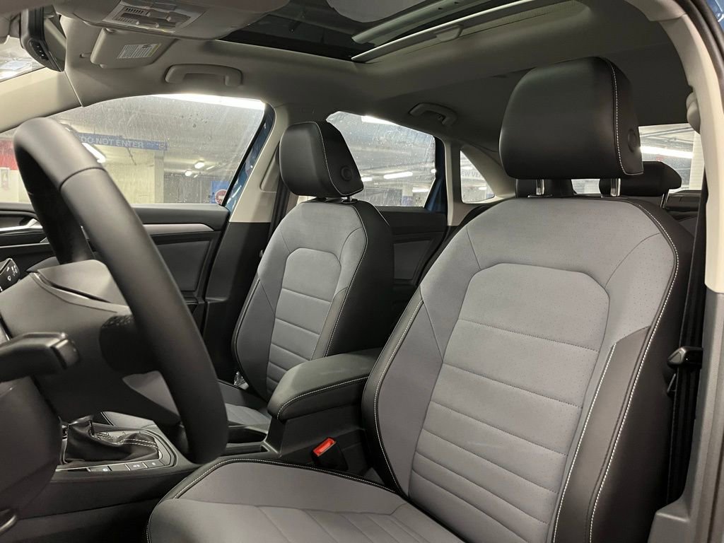 New 2025 Volkswagen Jetta SE image 19