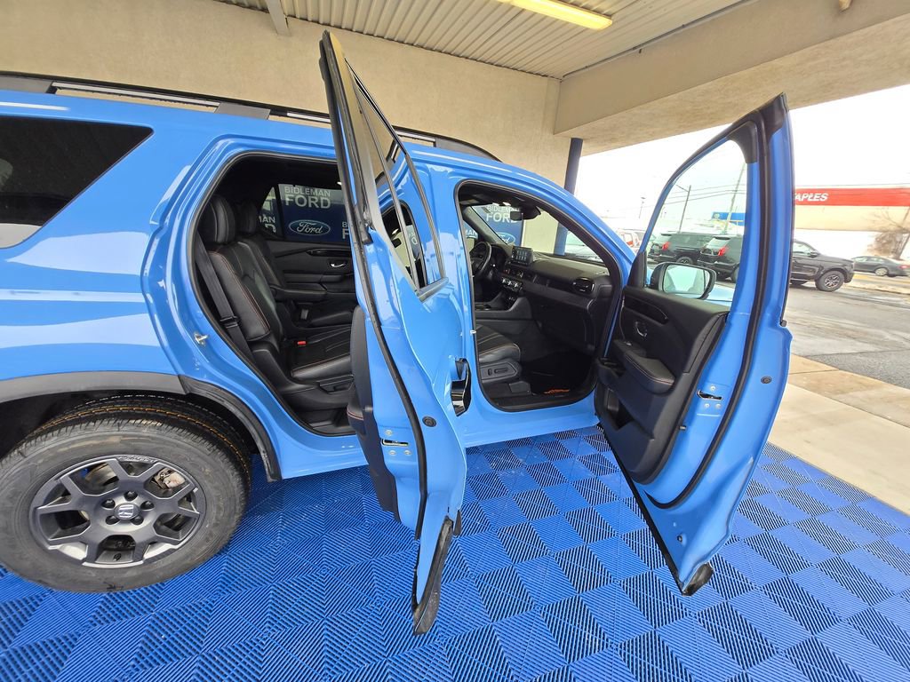 Used 2024 Honda Pilot TrailSport image 32