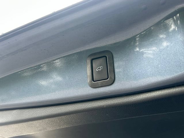 Used 2019 Toyota Highlander XLE AWD/4WD image 14