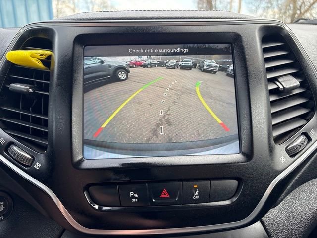 Used 2021 Jeep Cherokee Latitude Lux w/ Comfort/Convenience Group image 16