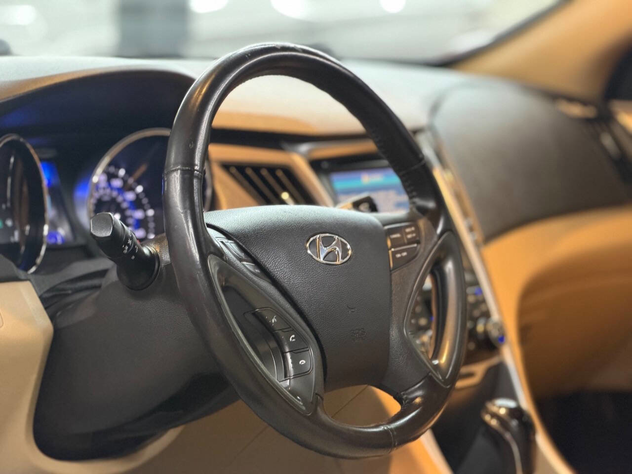 Used 2014 Hyundai Sonata Limited w/ Panoramic Sunroof Package 02 image 6