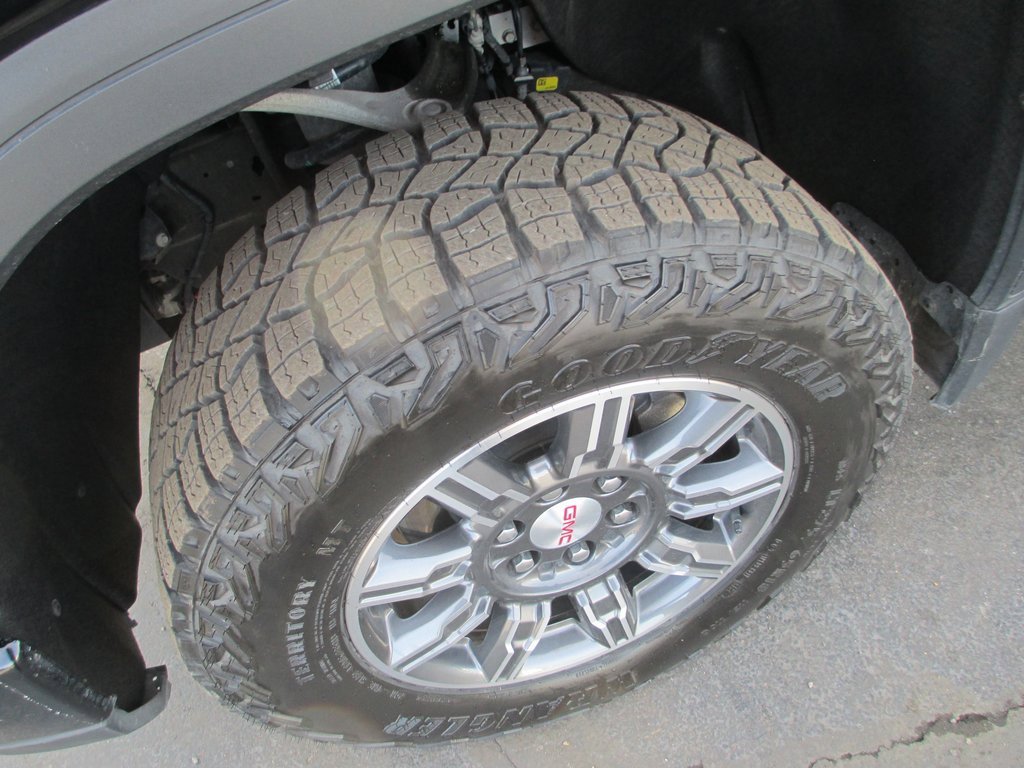 Certified 2025 GMC Sierra 1500 AT4 w/ AT4 Premium Package image 12