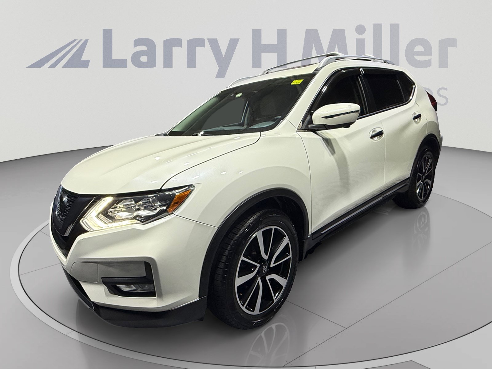 Used 2018 Nissan Rogue SL w/ Premium Package
