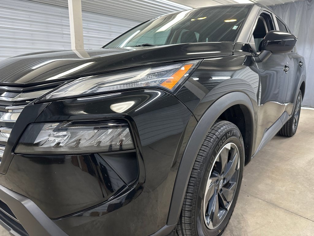 Used 2024 Nissan Rogue SV AWD/4WD image 32