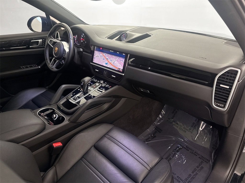 Used 2021 Porsche Cayenne Coupe image 28