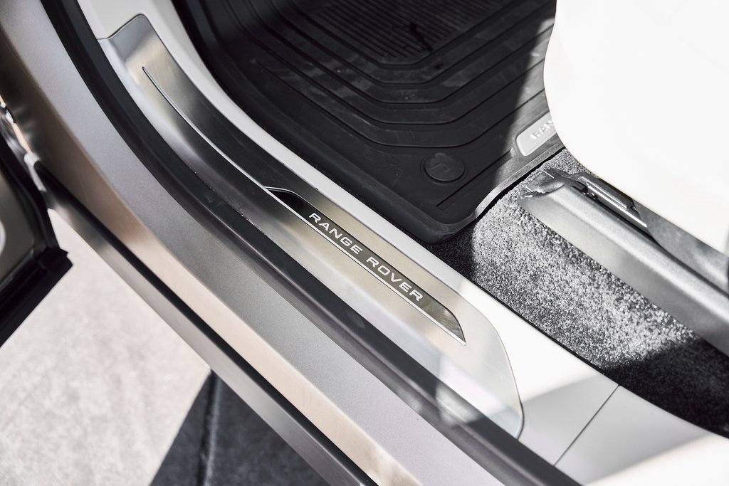 Used 2026 Land Rover Range Rover Long Wheelbase SE image 34