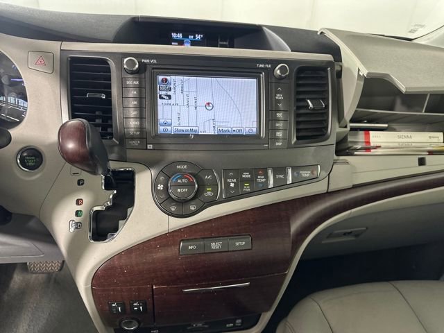 Used 2011 Toyota Sienna XLE image 21