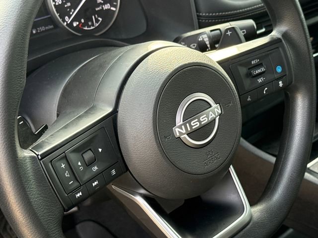 Used 2024 Nissan Rogue SV FWD image 29