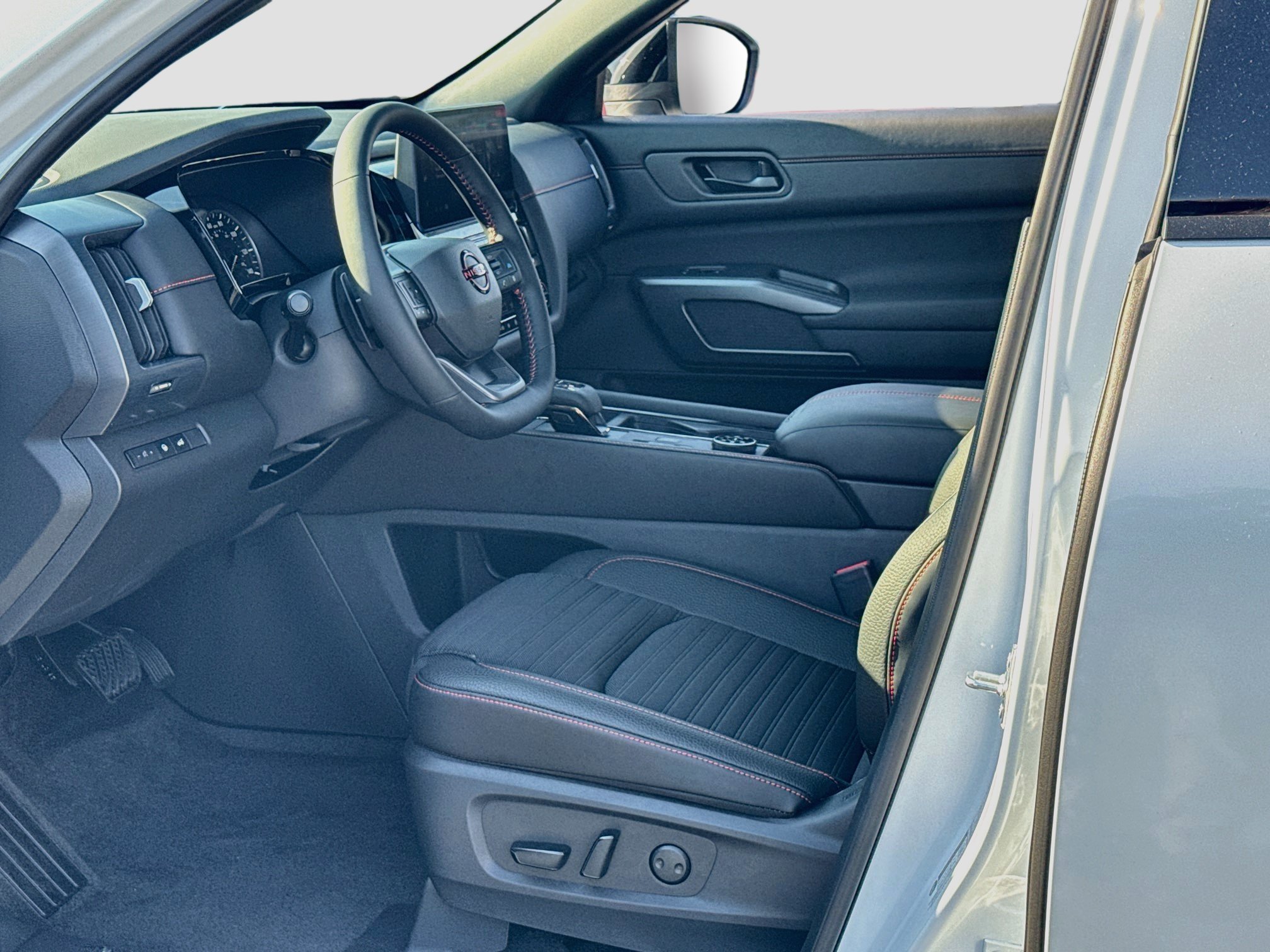 New 2026 Nissan Pathfinder Rock Creek AWD/4WD image 4