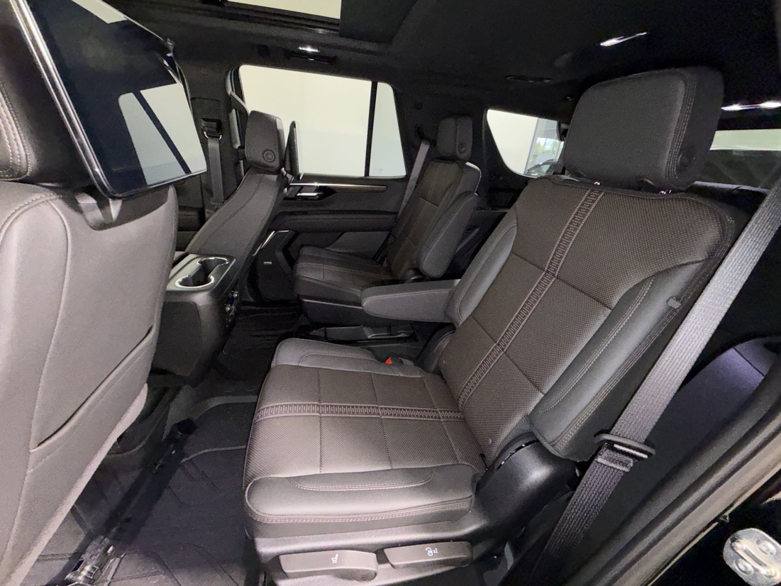 New 2026 Chevrolet Tahoe High Country AWD/4WD image 25