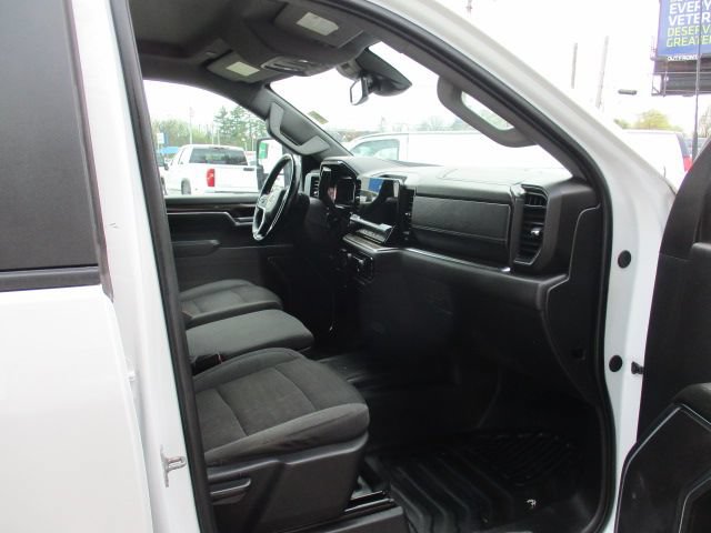 Used 2024 Chevrolet Silverado 2500 LT w/ Convenience Package AWD/4WD image 4