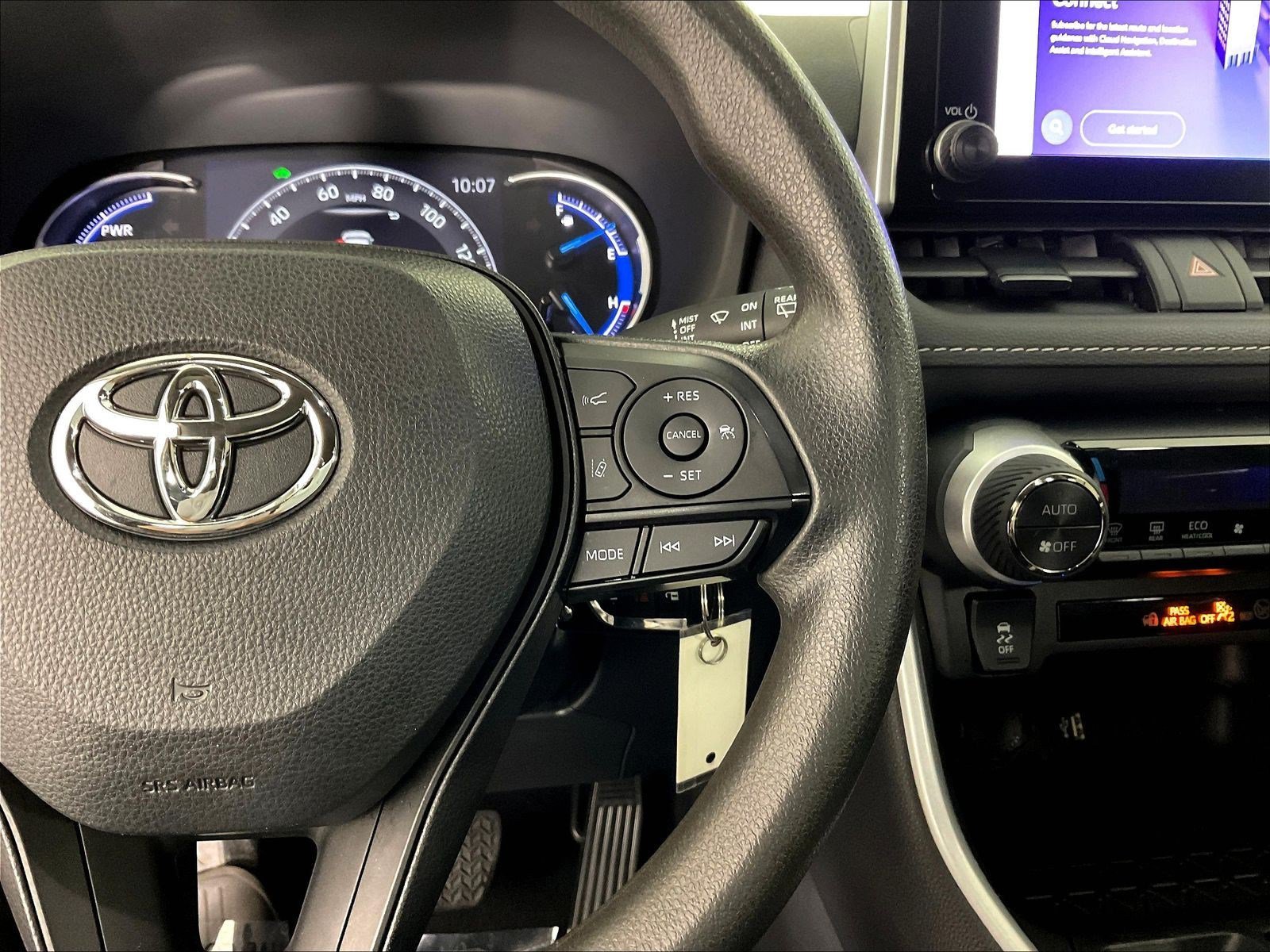 Used 2024 Toyota RAV4 LE AWD/4WD image 12