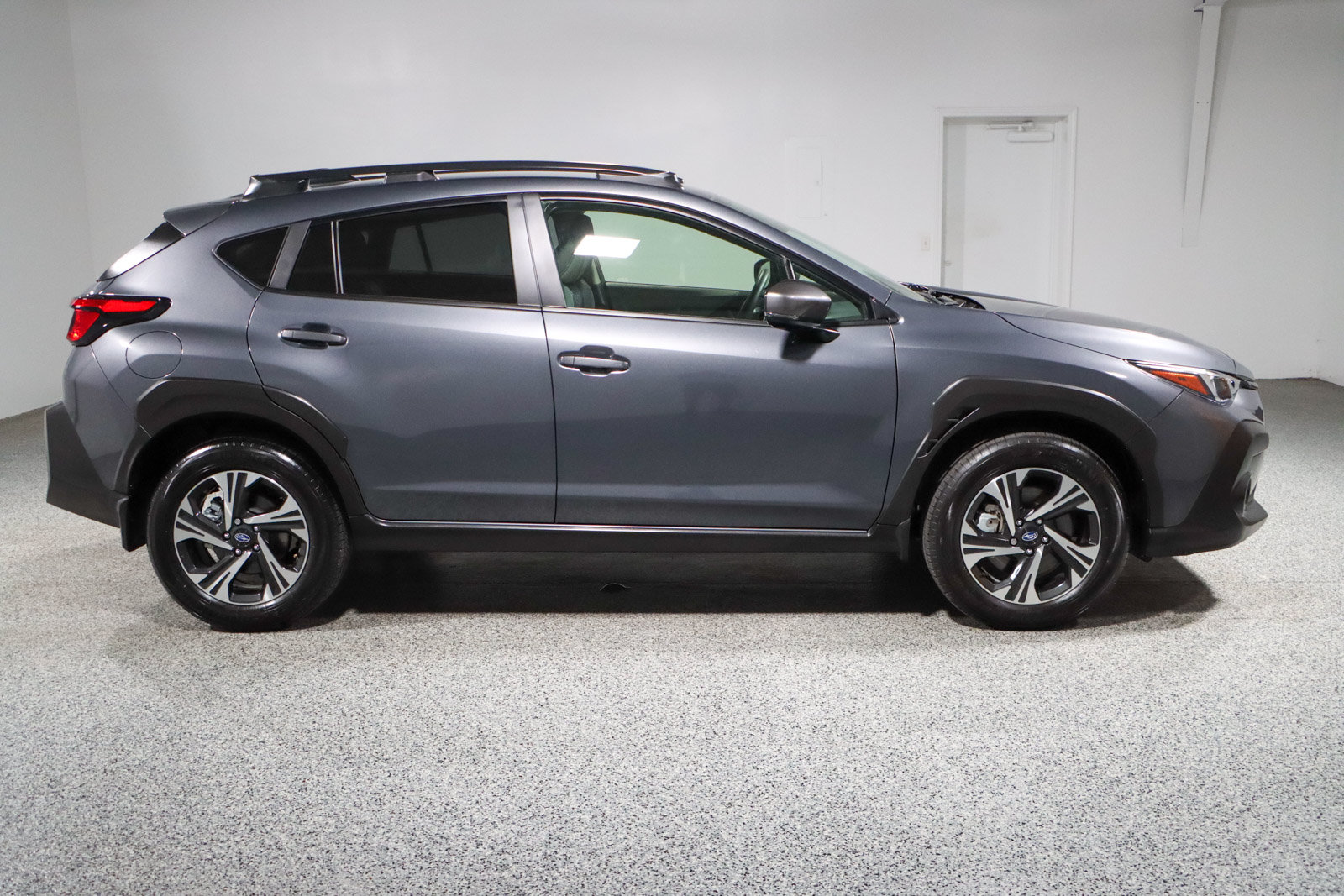 Used 2024 Subaru Crosstrek 2.0i Premium w/ Crosstrek Mirror Package AWD/4WD image 6