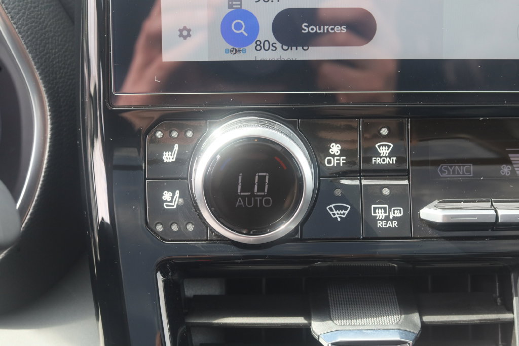 Used 2026 Toyota Highlander Platinum AWD/4WD image 14