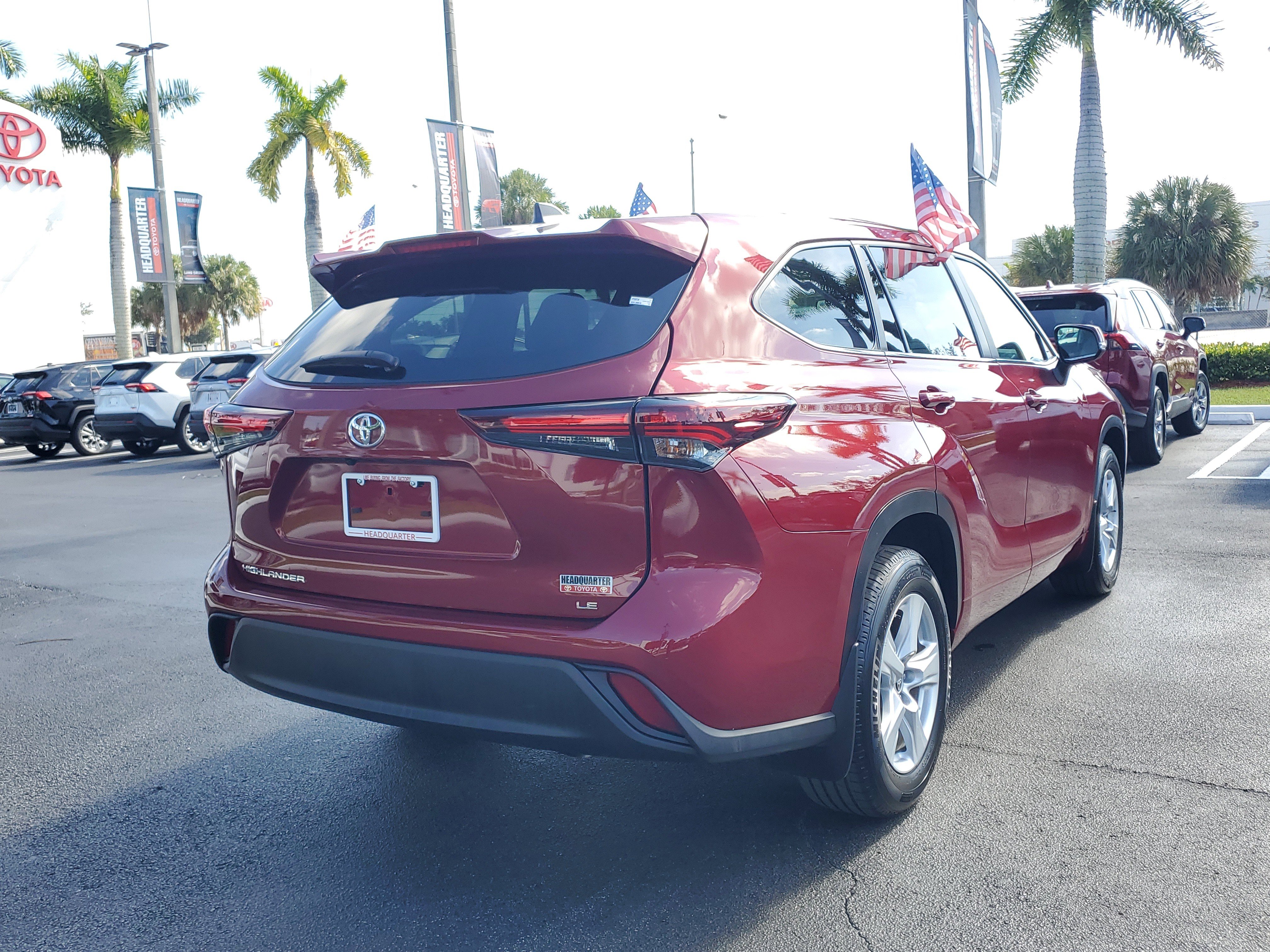 Used 2025 Toyota Highlander LE image 11