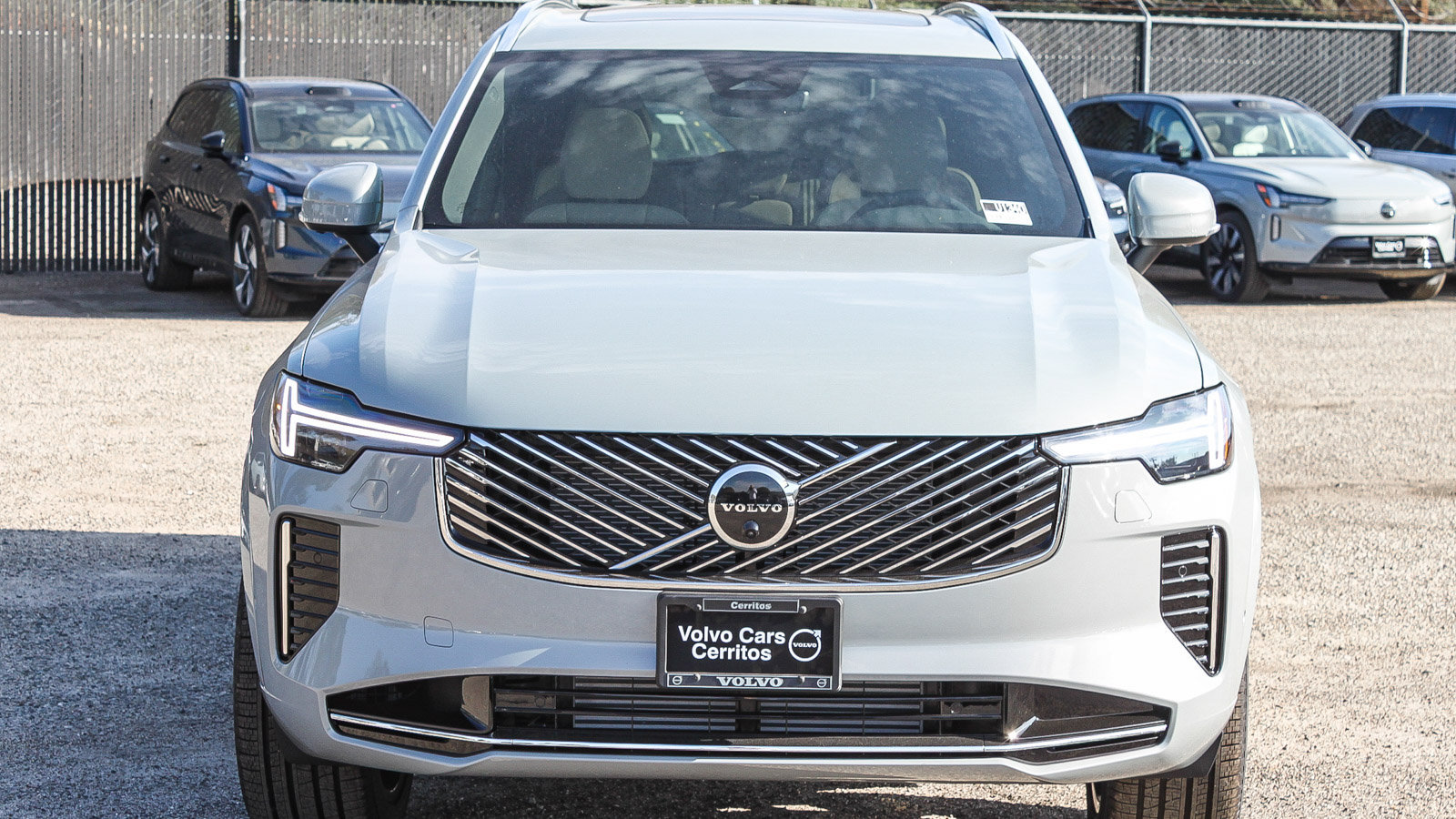 New 2026 Volvo XC90 T8 Plus w/ Protection Package Premier AWD/4WD image 2