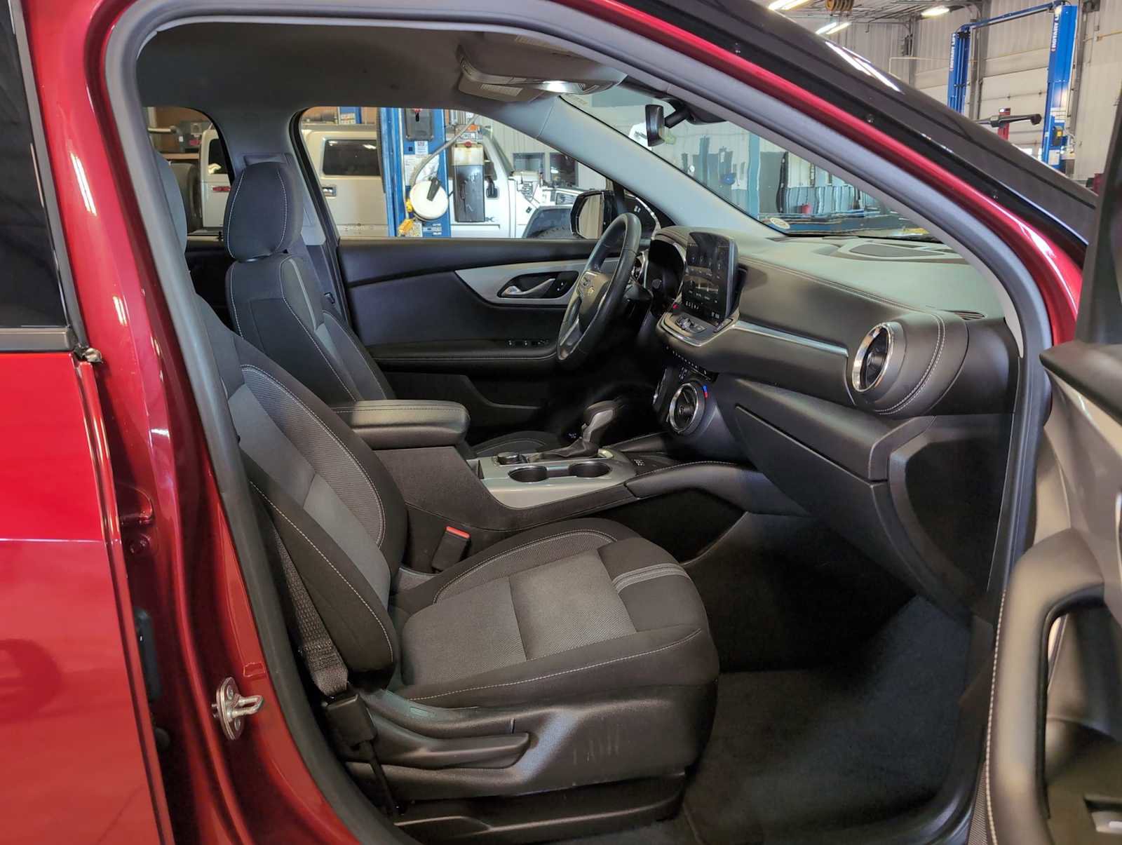 Used 2023 Chevrolet Blazer LT w/ Convenience Package FWD image 26