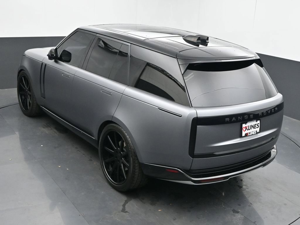 Used 2023 Land Rover Range Rover SE image 36