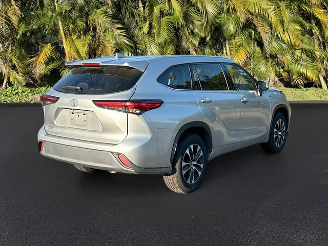 Used 2020 Toyota Highlander XLE image 5
