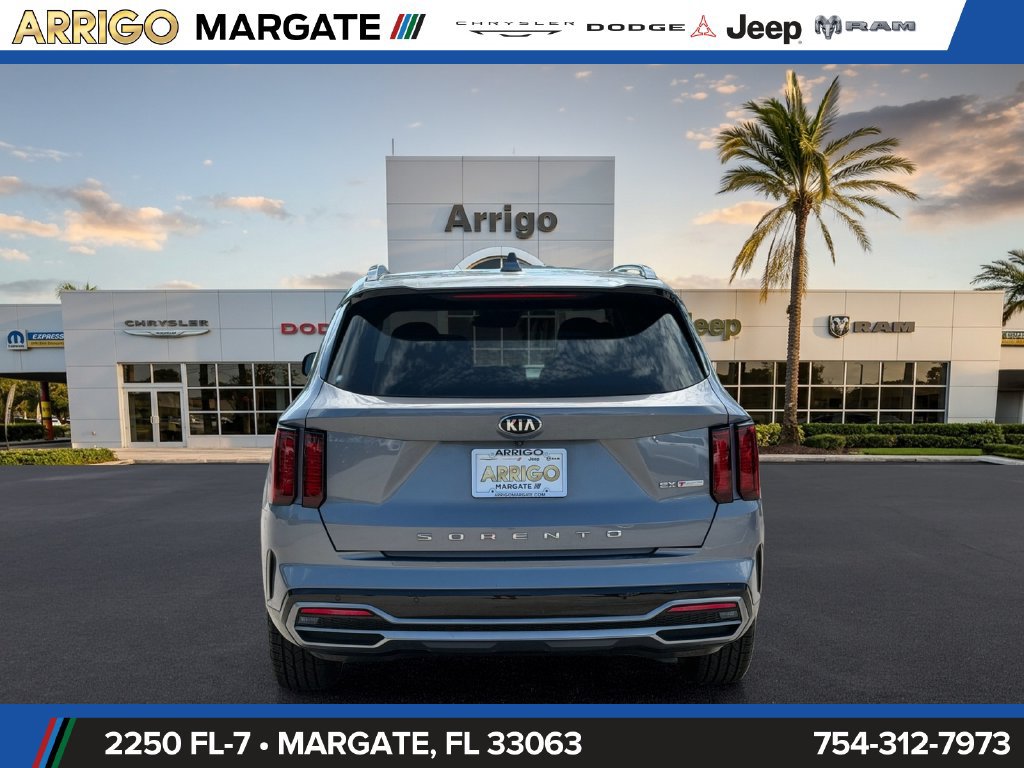 Used 2021 Kia Sorento EX w/ Panoramic Sunroof Package FWD image 5