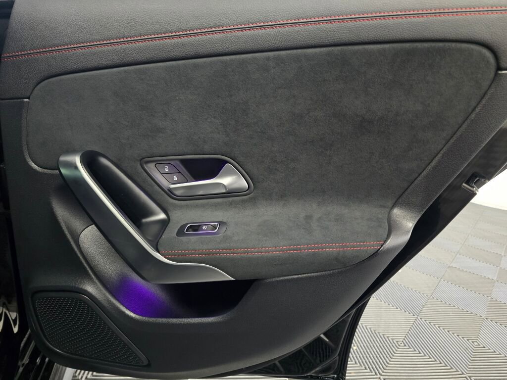 Used 2022 Mercedes-Benz CLA 250 4MATIC image 22