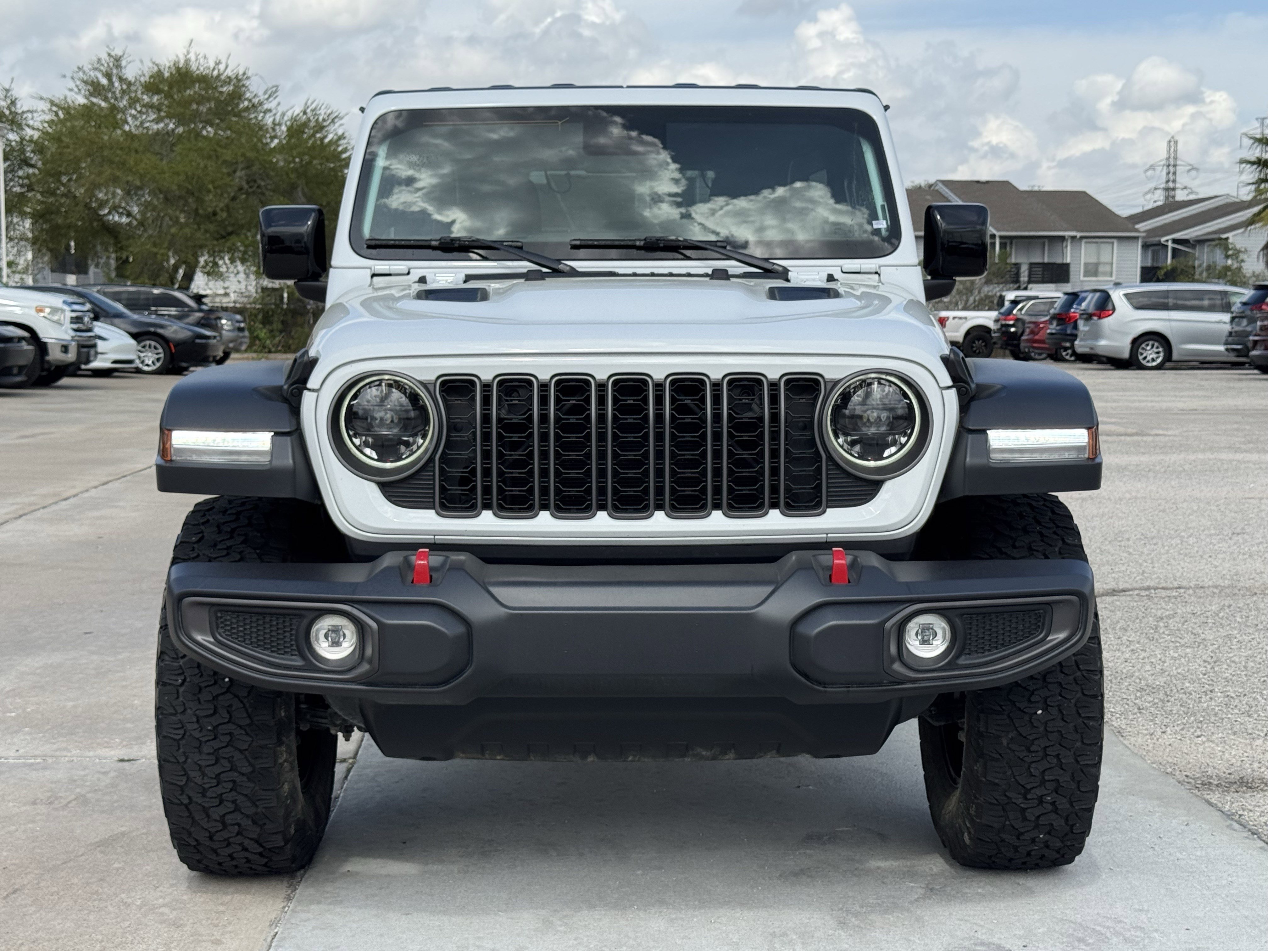 Used 2025 Jeep Wrangler Unlimited Rubicon image 3