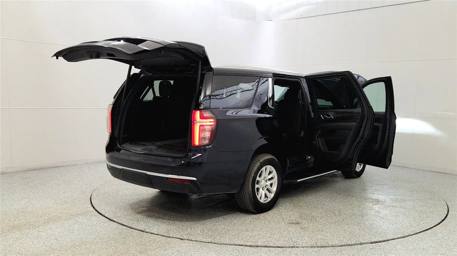 Used 2024 Chevrolet Tahoe LT image 12