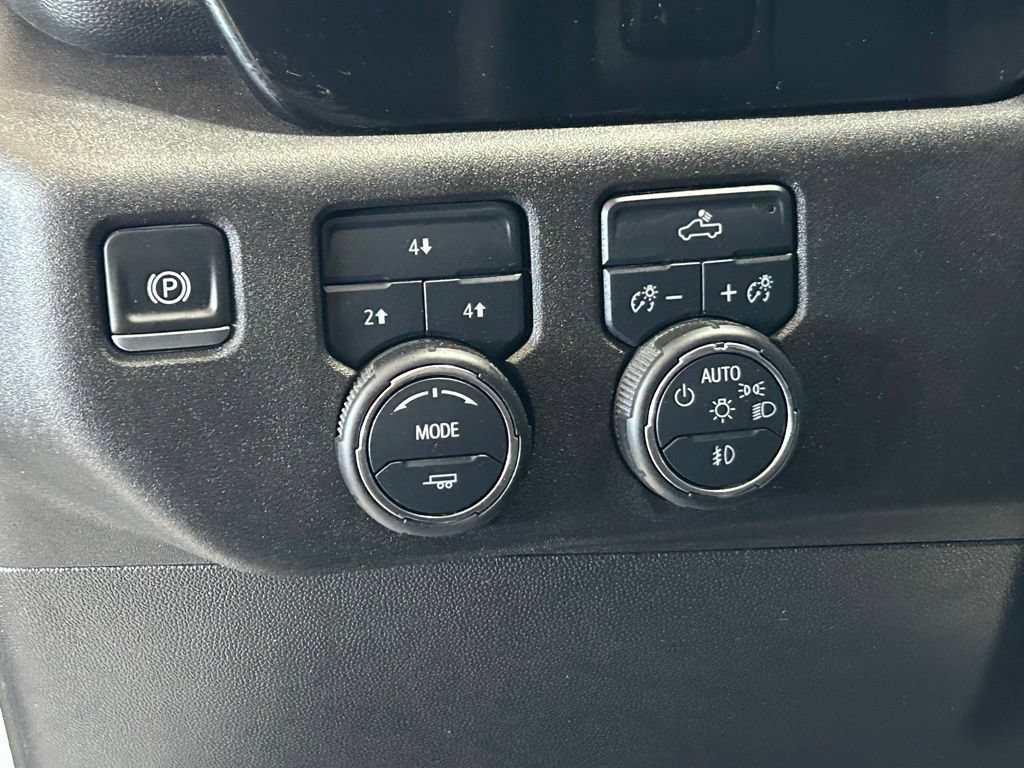 Used 2025 Chevrolet Silverado 3500 LT AWD/4WD image 20