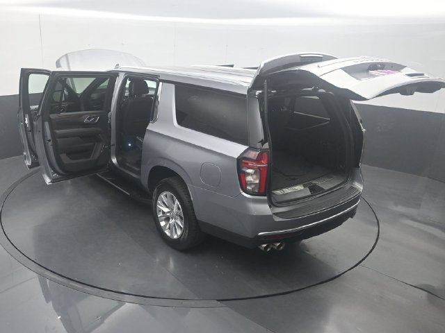 Used 2023 Chevrolet Suburban Premier AWD/4WD image 47