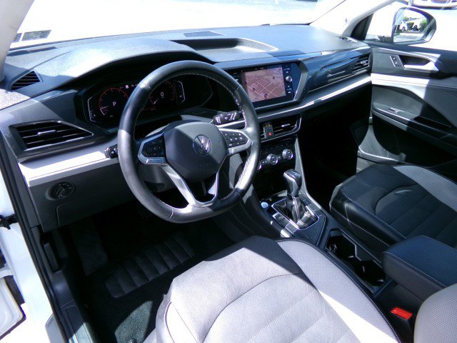 Used 2022 Volkswagen Taos SEL w/ Panoramic Sunroof Package FWD image 14