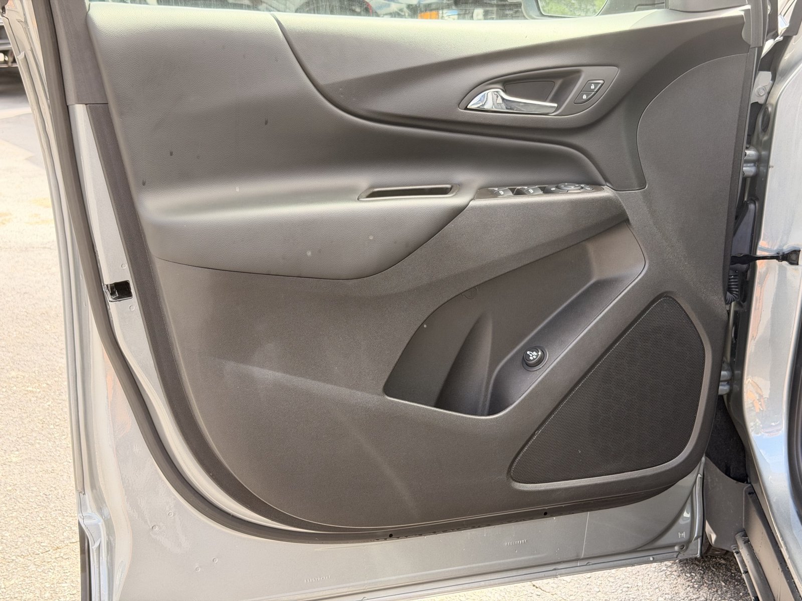 Used 2024 Chevrolet Equinox LT AWD/4WD image 16