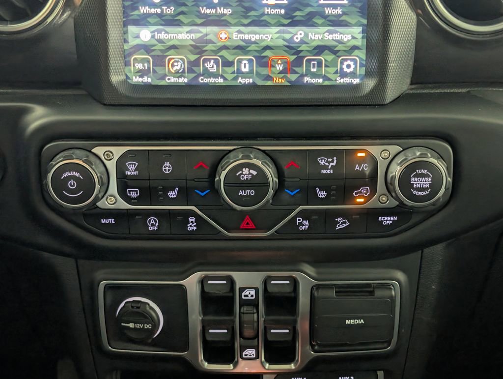 Used 2021 Jeep Wrangler Unlimited Sahara AWD/4WD image 15