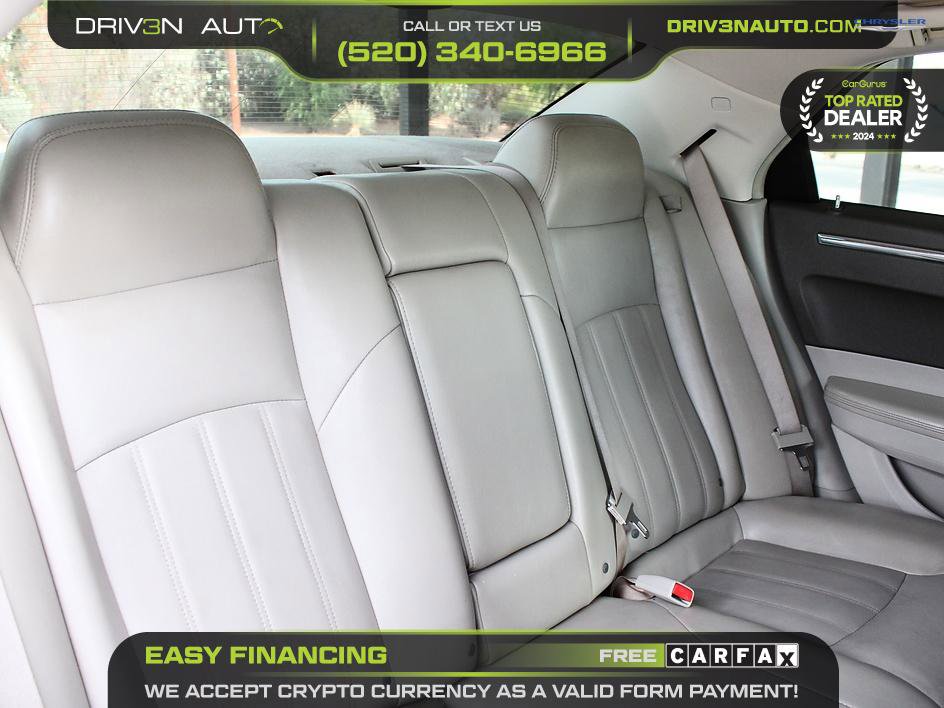 Used 2009 Chrysler 300 C w/ Luxury Group II image 15