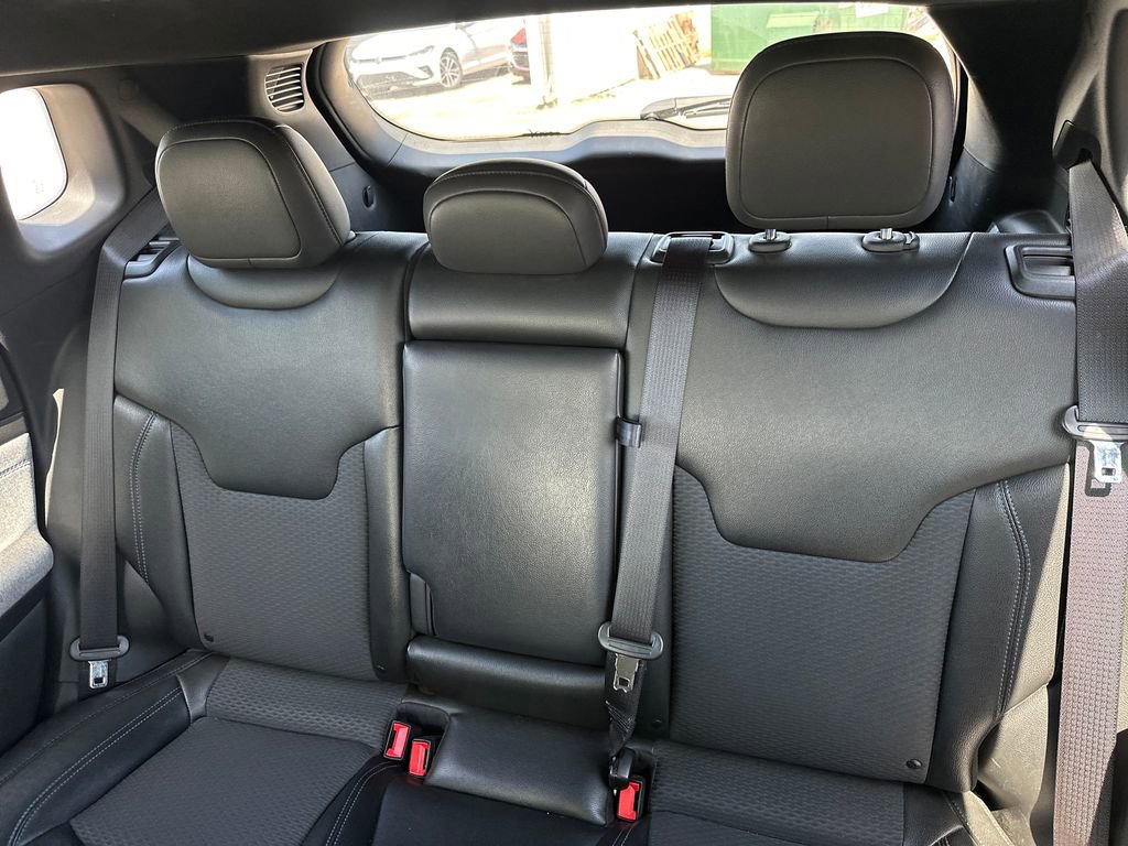 Used 2024 Jeep Compass Latitude AWD/4WD image 18