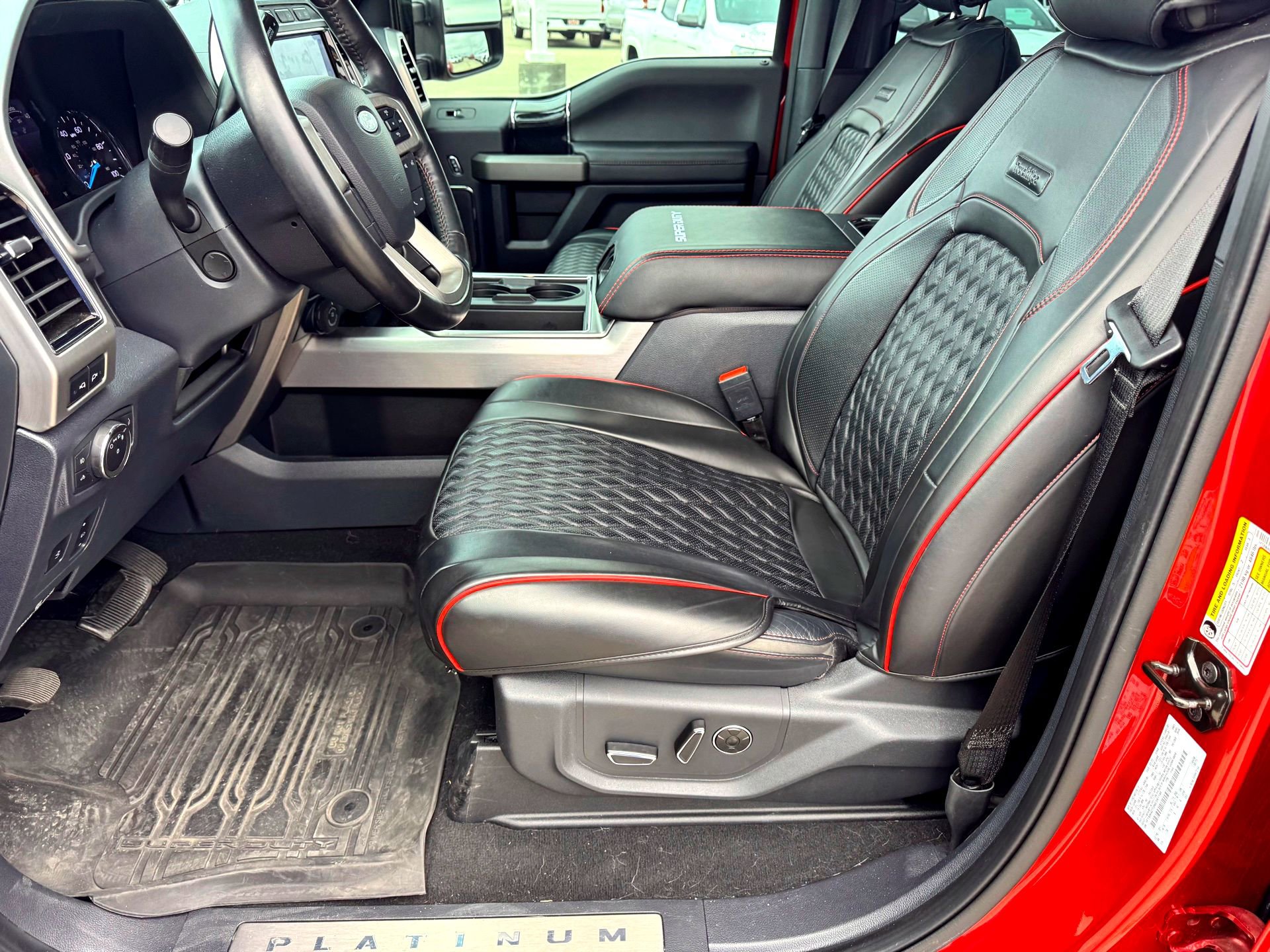 Used 2022 Ford F450 Platinum w/ FX4 Off-Road Package image 12