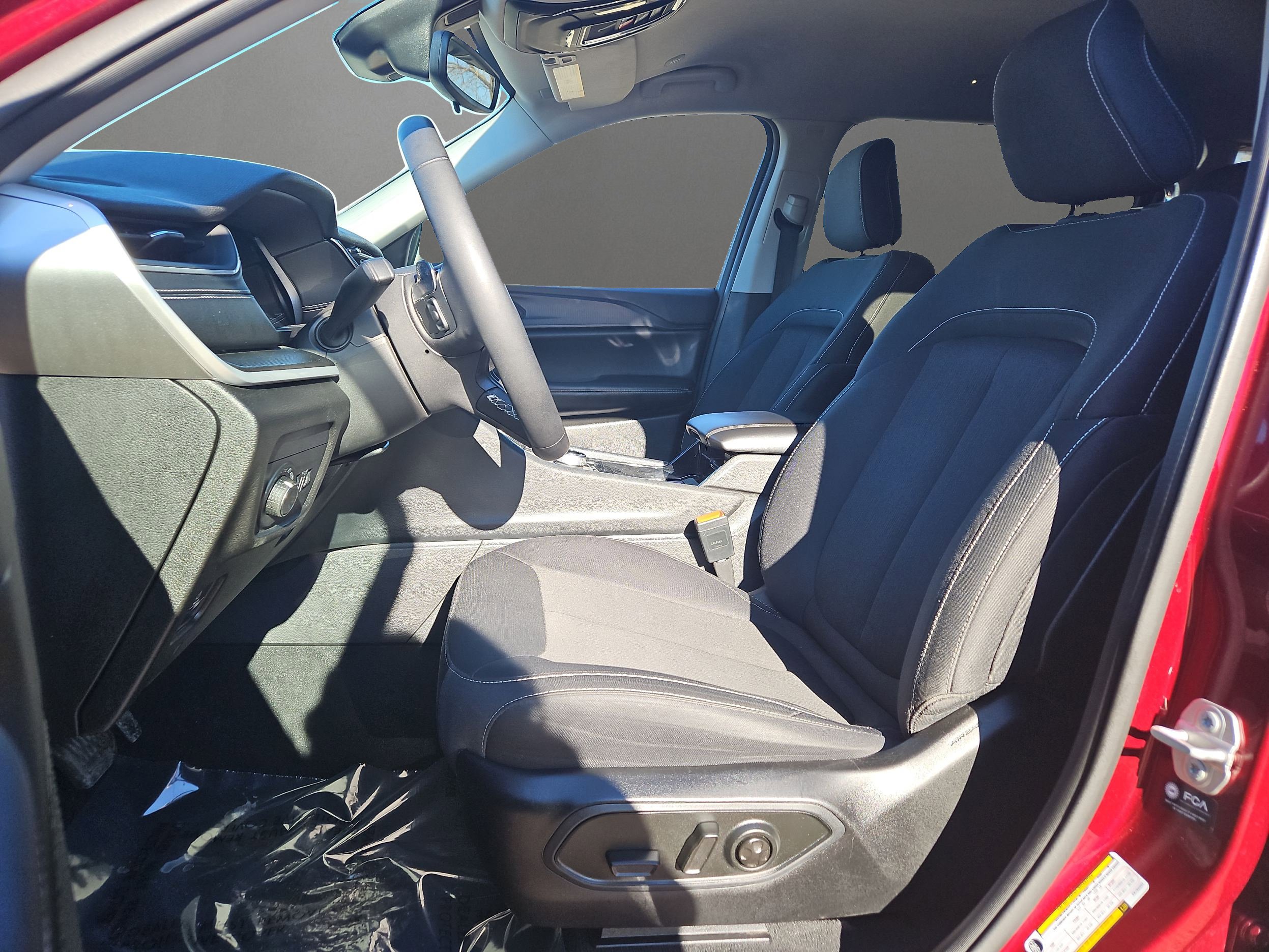 Used 2023 Jeep Grand Cherokee L Laredo w/ Luxury Tech Group I AWD/4WD image 11