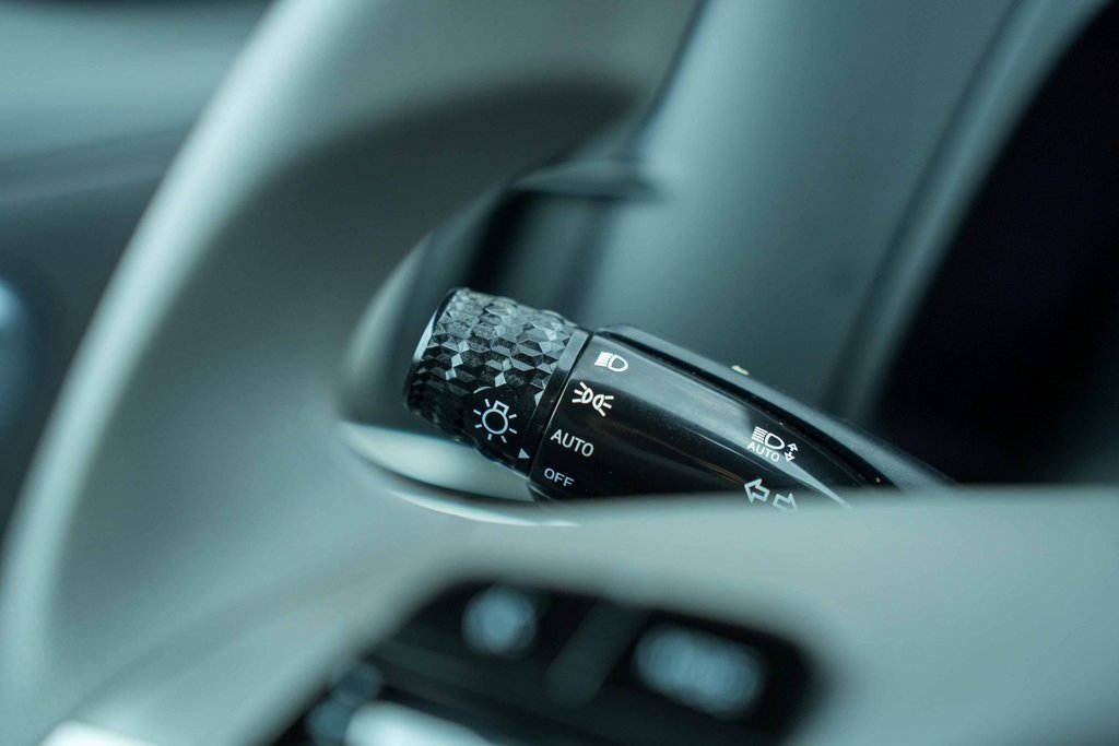 Used 2022 Hyundai Elantra SEL image 38