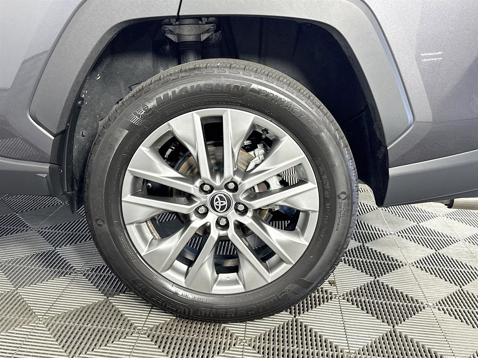 Used 2024 Toyota RAV4 XLE Premium image 32