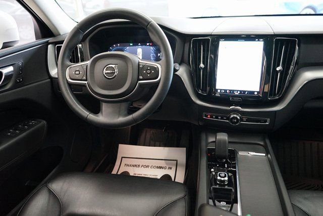 Used 2023 Volvo XC60 B5 Core image 12