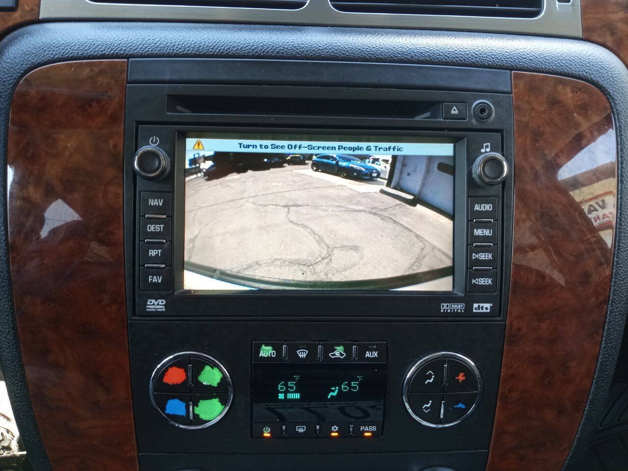 Used 2007 Chevrolet Suburban LTZ w/ LTZ Preferred Equipment Group AWD/4WD image 15