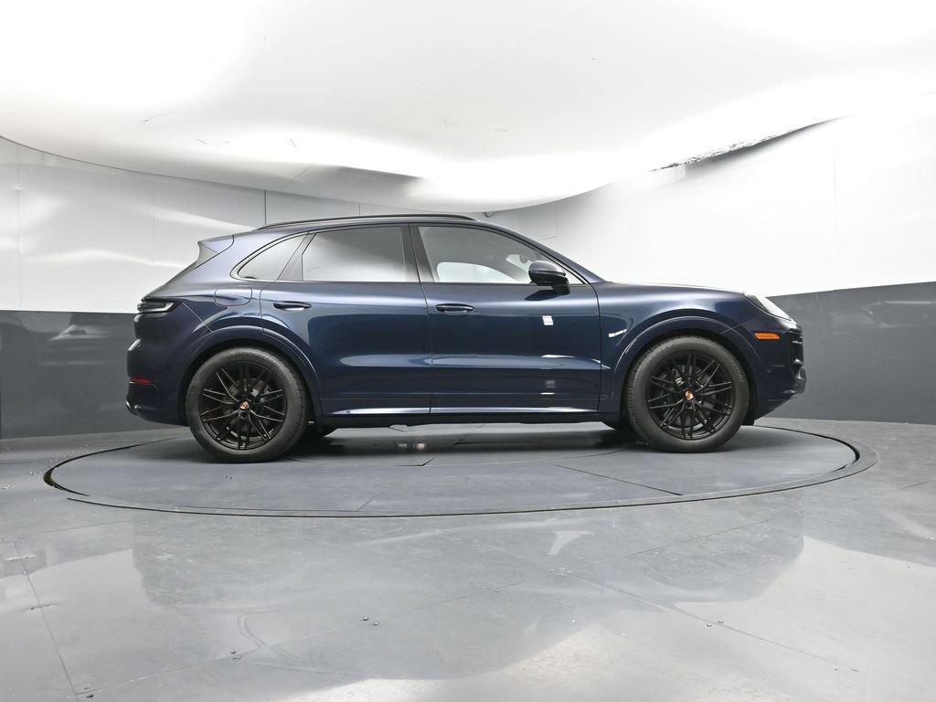 Certified 2026 Porsche Cayenne GTS image 31
