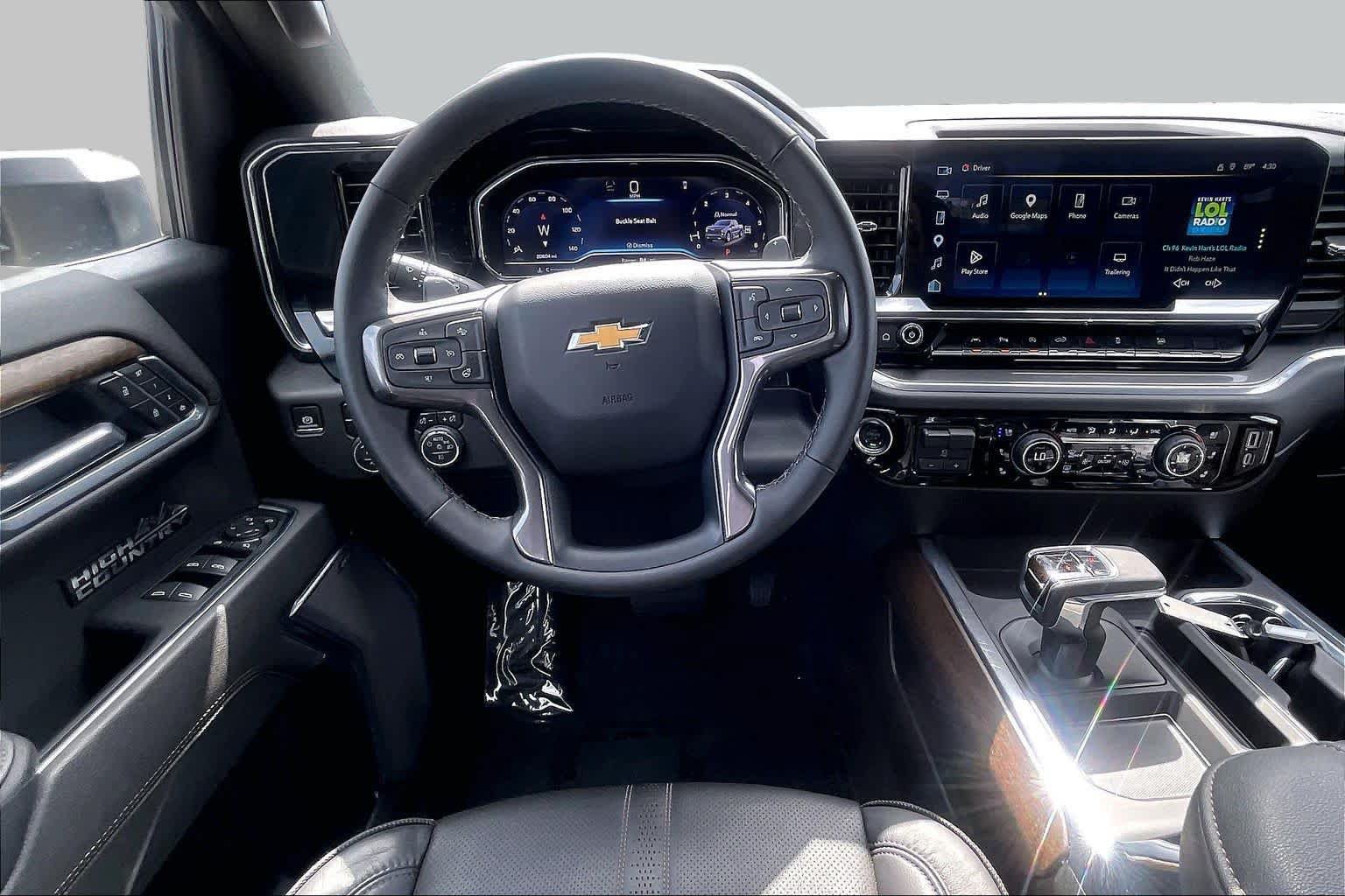 Used 2025 Chevrolet Silverado 1500 High Country w/ High Country Premium Package AWD/4WD image 6