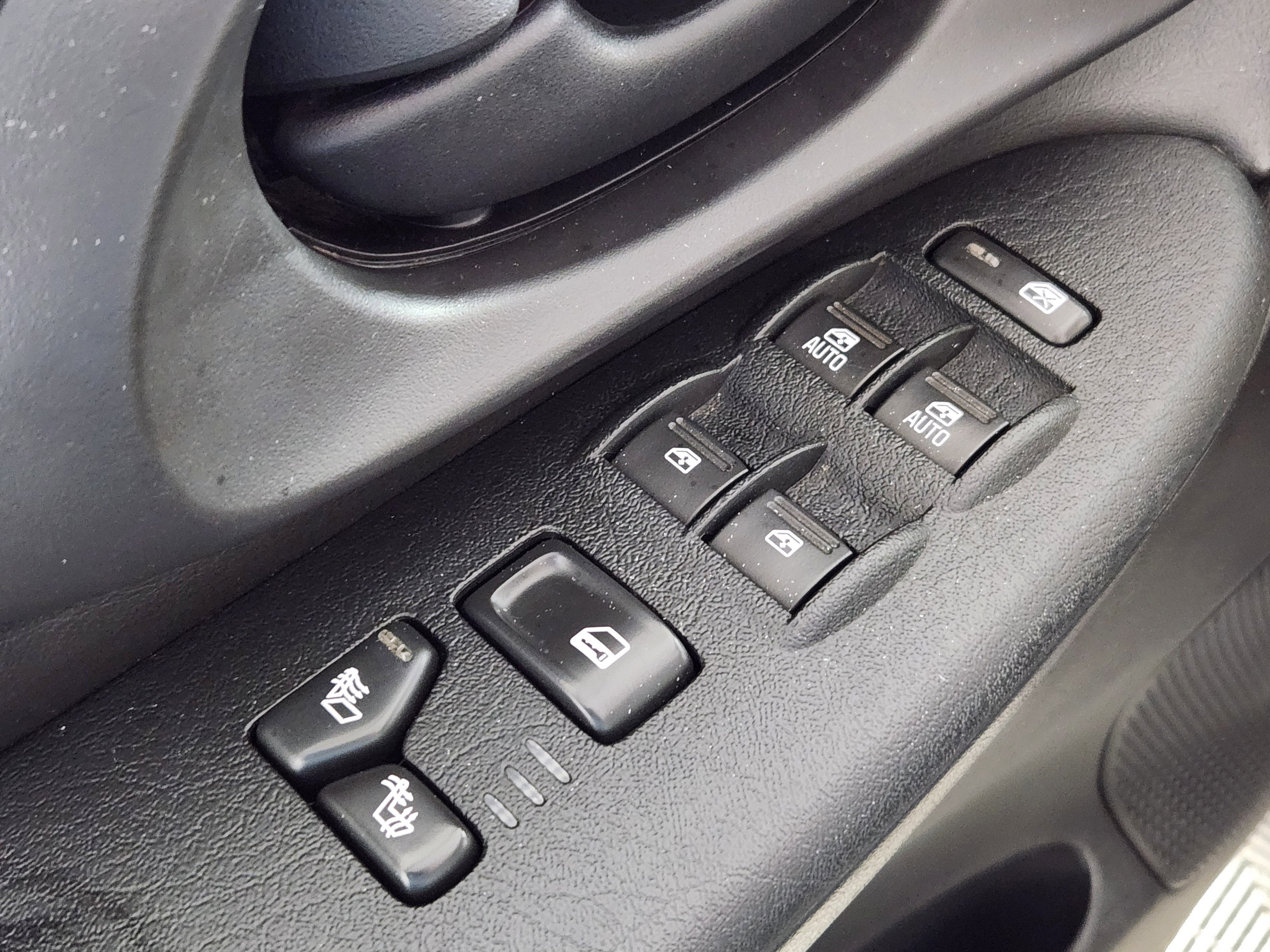 Used 2008 Chevrolet TrailBlazer SS w/ Sun And 6-Disc Cd Package image 17