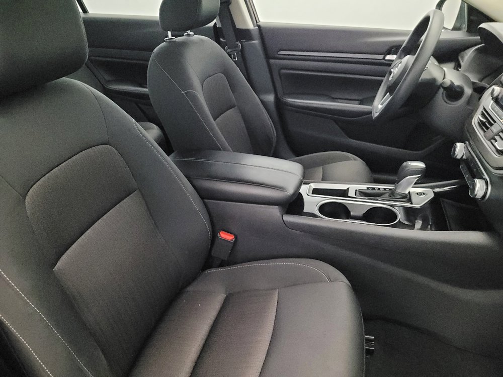 Used 2024 Nissan Altima 2.5 SV image 21